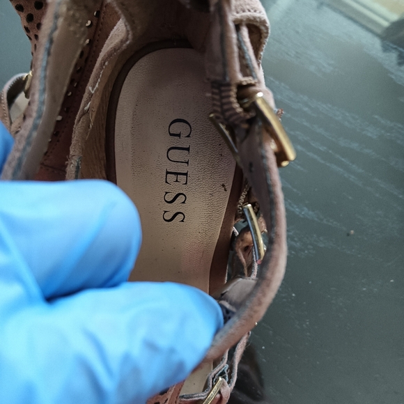 Guess shoes size 8 - Picture 3 of 4